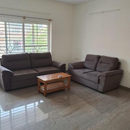 Castle Bannerghatta Road 벵갈루루 외부 사진
